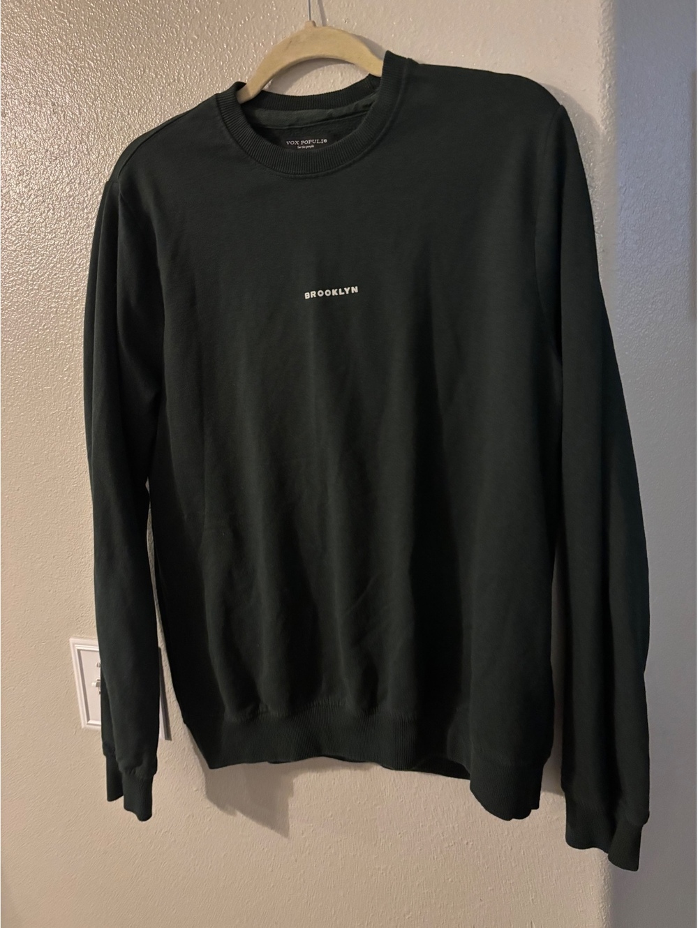 Vox Populi Brooklyn Minimalist Crewneck Sweatshirt M